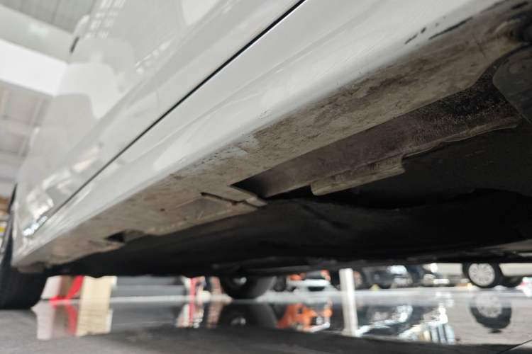 Used Honda Civic 2022 240TURBO CVT Dynamic Edition Right Side Sill