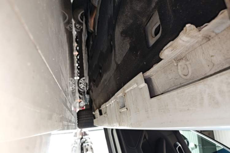 Used Honda Civic 2022 240TURBO CVT Dynamic Edition Right Side Sill