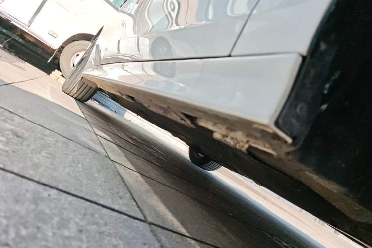 Used Honda Civic 2022 240TURBO CVT Dynamic Edition Right Side Sill