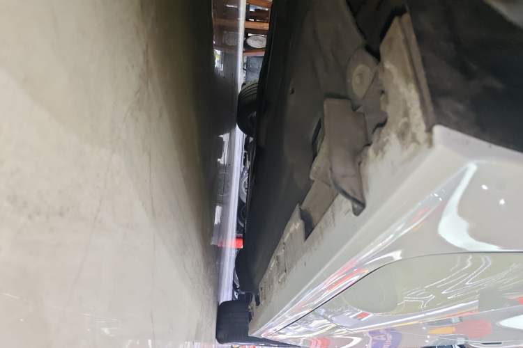 Used Honda Civic 2022 240TURBO CVT Dynamic Edition Right Side Sill