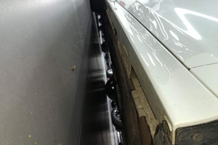 Used Honda Civic 2022 240TURBO CVT Dynamic Edition Right Side Sill