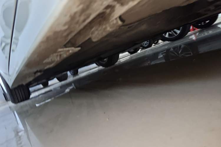 Used Honda Civic 2022 240TURBO CVT Dynamic Edition Right Side Sill