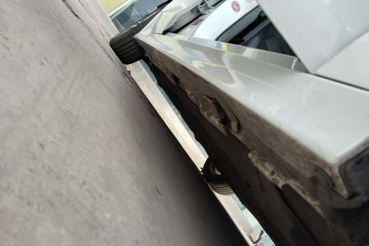 Used Honda Civic 2022 240TURBO CVT Dynamic Edition Right Side Sill