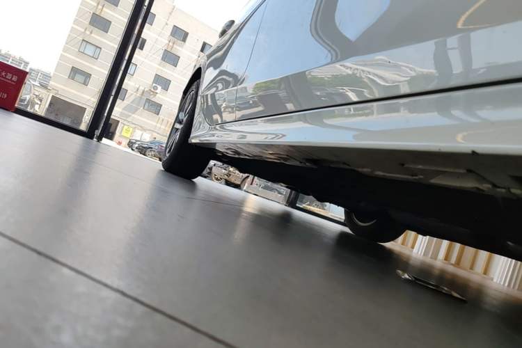 Used Honda Civic 2022 240TURBO CVT Dynamic Edition Right Side Sill