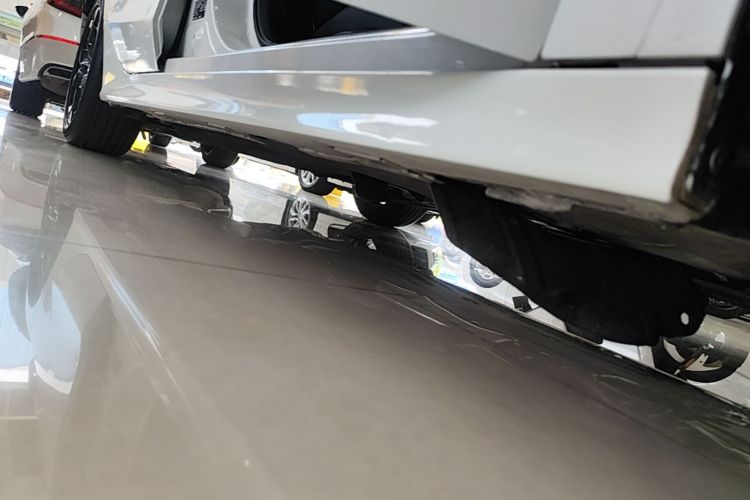 Used Honda Civic 2022 240TURBO CVT Dynamic Edition Right Side Sill