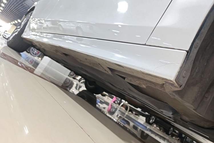 Used Honda Civic 2022 240TURBO CVT Dynamic Edition Right Side Sill