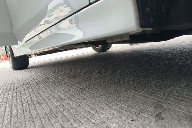 Used Honda Civic 2022 240TURBO CVT Dynamic Edition Right Side Sill