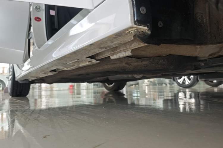 Used Honda Civic 2022 240TURBO CVT Dynamic Edition Right Side Sill