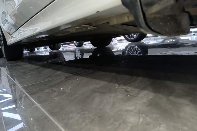 Used Honda Civic 2022 240TURBO CVT Dynamic Edition Right Side Sill