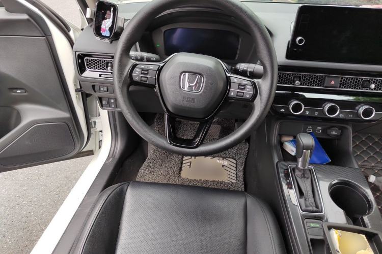 Used Honda Civic 2022 240TURBO CVT Dynamic Edition Steering Wheel