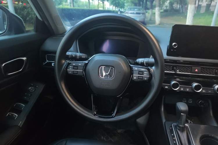 Used Honda Civic 2022 240TURBO CVT Dynamic Edition Steering Wheel