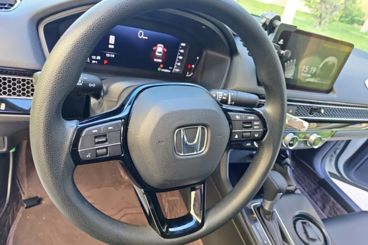 Used Honda Civic 2022 240TURBO CVT Dynamic Edition Steering Wheel