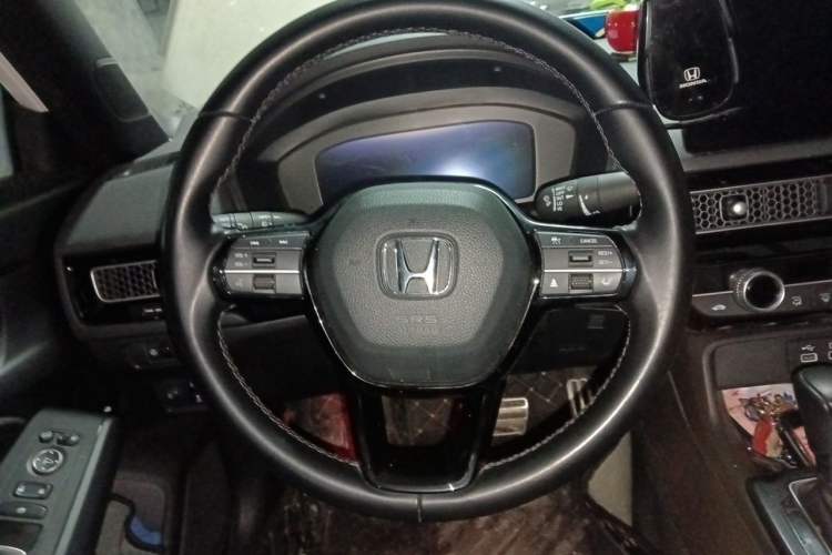 Used Honda Civic 2022 240TURBO CVT Dynamic Edition Steering Wheel