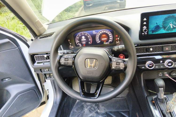 Used Honda Civic 2022 240TURBO CVT Dynamic Edition Steering Wheel