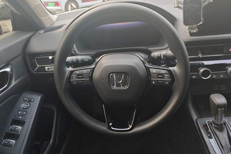 Used Honda Civic 2022 240TURBO CVT Dynamic Edition Steering Wheel