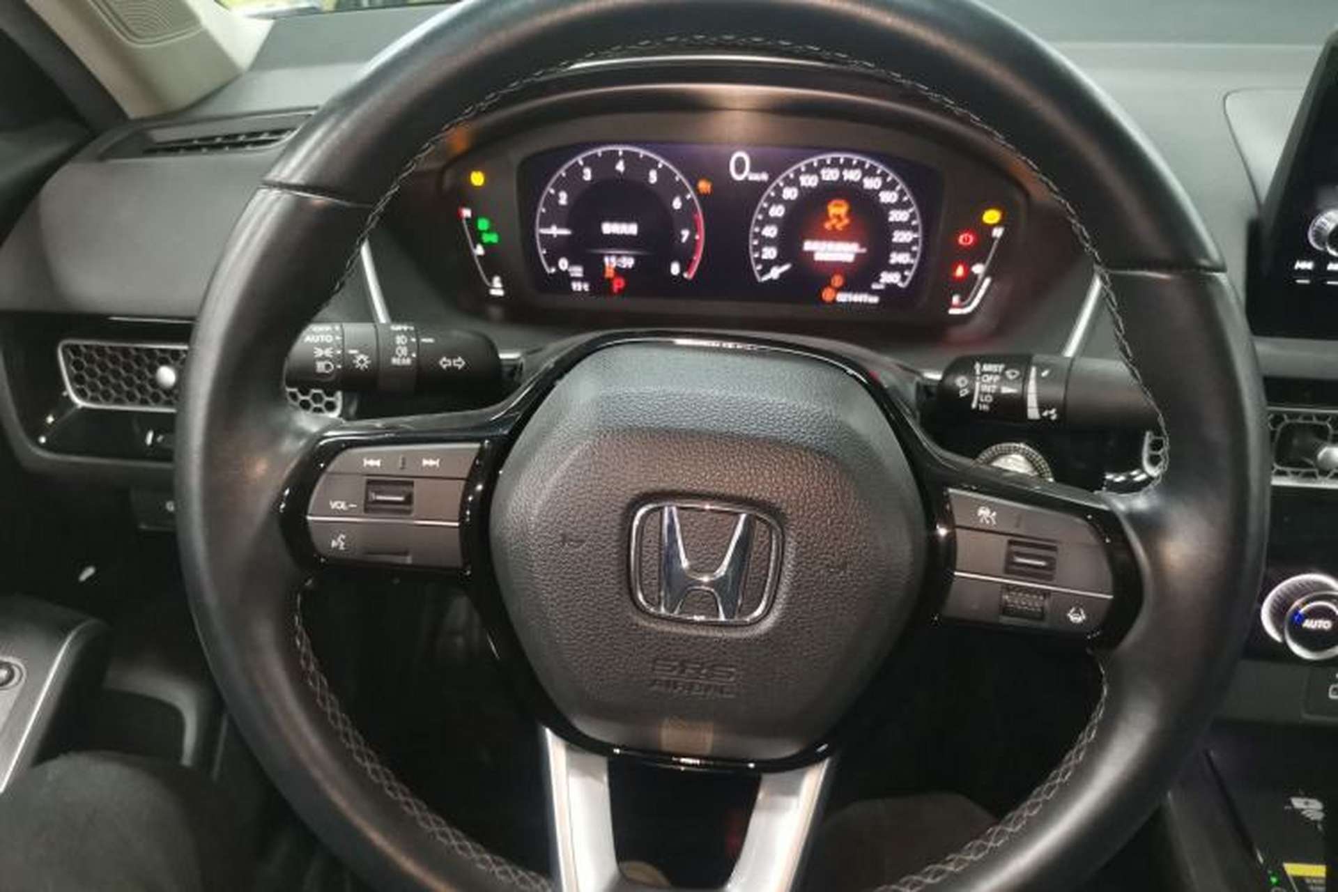 Used Honda Civic 2022 240TURBO CVT Dynamic Control Version Steering Wheel
