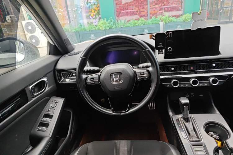 Used Honda Civic 2022 240TURBO CVT Dynamic Edition Steering Wheel