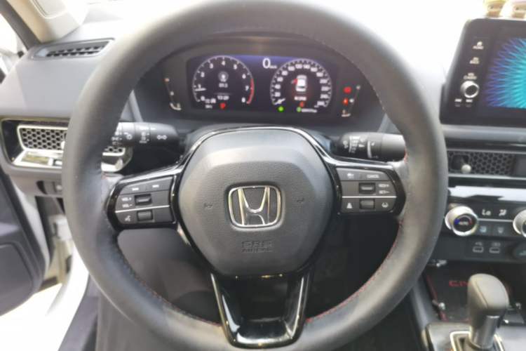 Used Honda Civic 2022 240TURBO CVT Dynamic Edition Steering Wheel