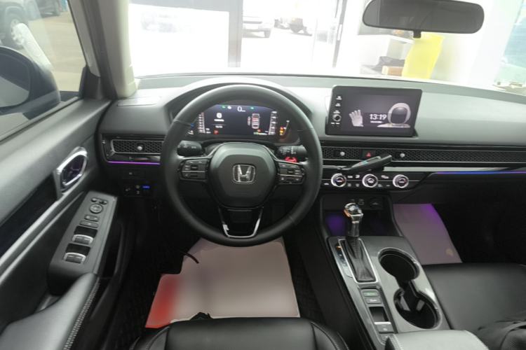 Used Honda Civic 2022 240TURBO CVT Dynamic Edition Steering Wheel