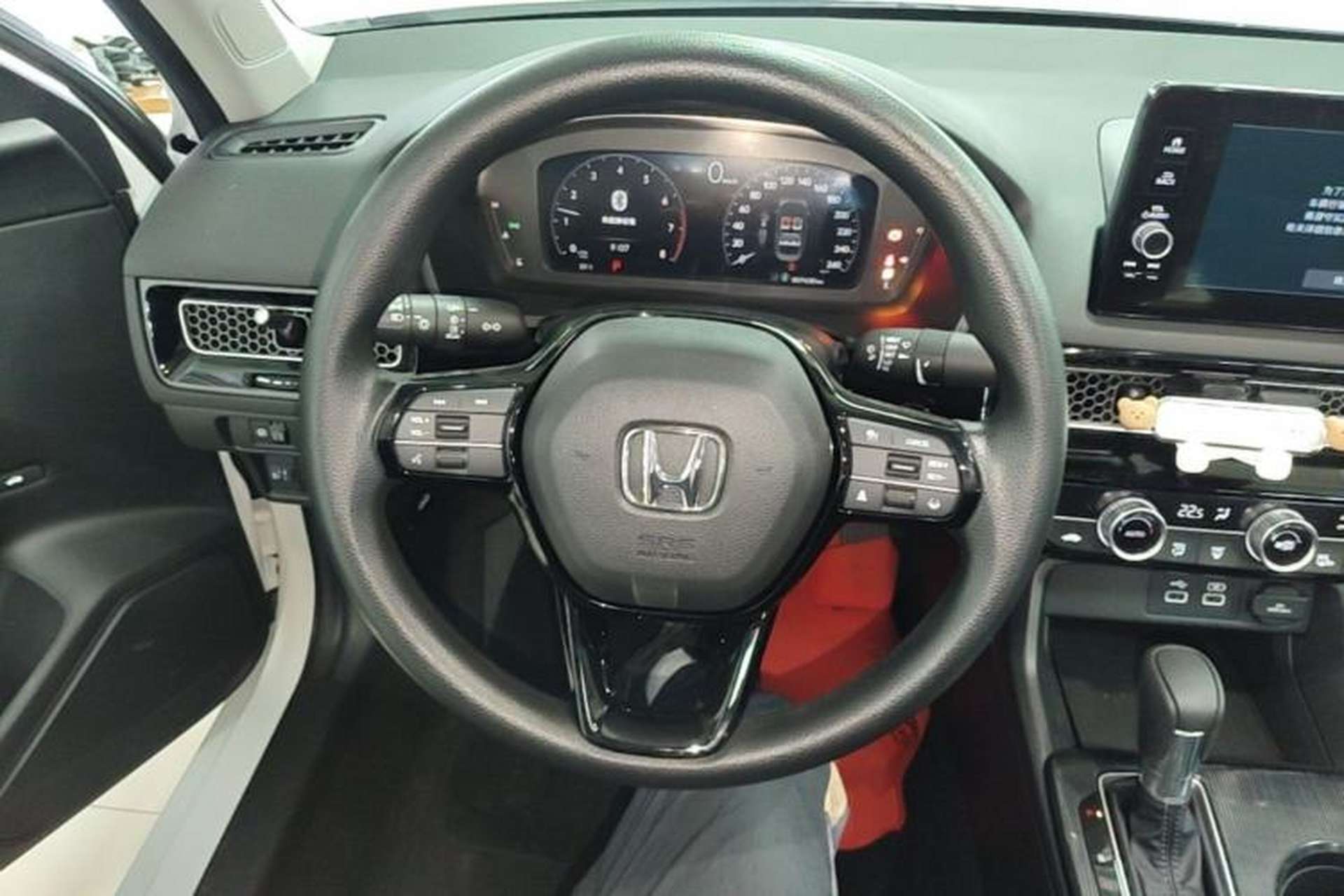 Used Honda Civic 2022 240TURBO CVT Dynamic Edition Steering Wheel