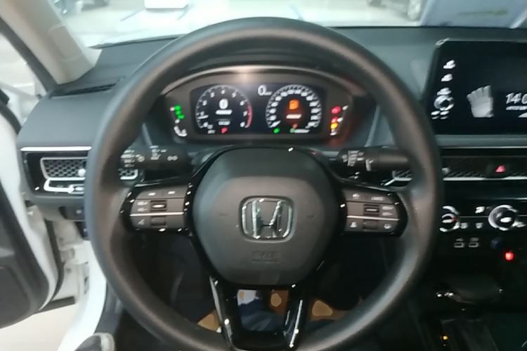 Used Honda Civic 2022 240TURBO CVT Dynamic Edition Steering Wheel