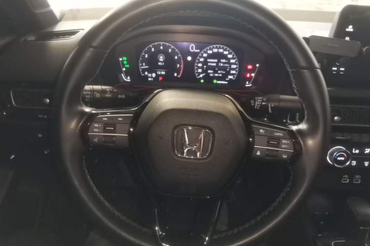 Used Honda Civic 2022 240TURBO CVT Dynamic Edition Steering Wheel