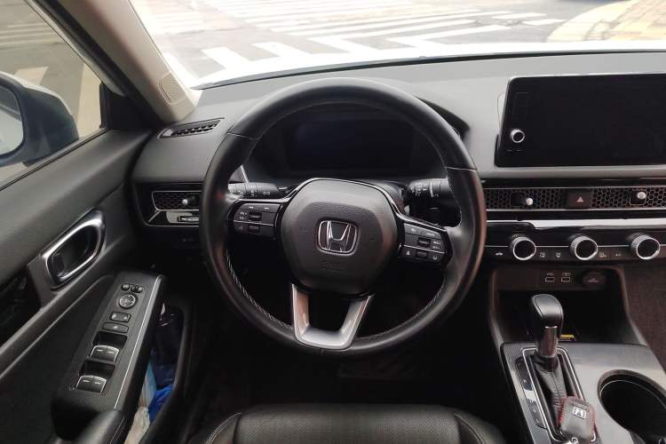 Used Honda Civic 2022 240TURBO CVT Dynamic Control Version Steering Wheel