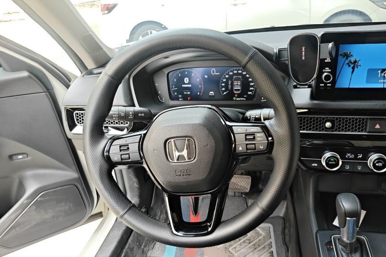 Used Honda Civic 2022 240TURBO CVT Dynamic Edition Steering Wheel