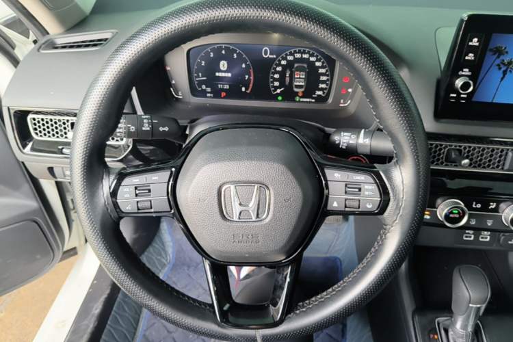 Used Honda Civic 2022 240TURBO CVT Dynamic Edition Steering Wheel
