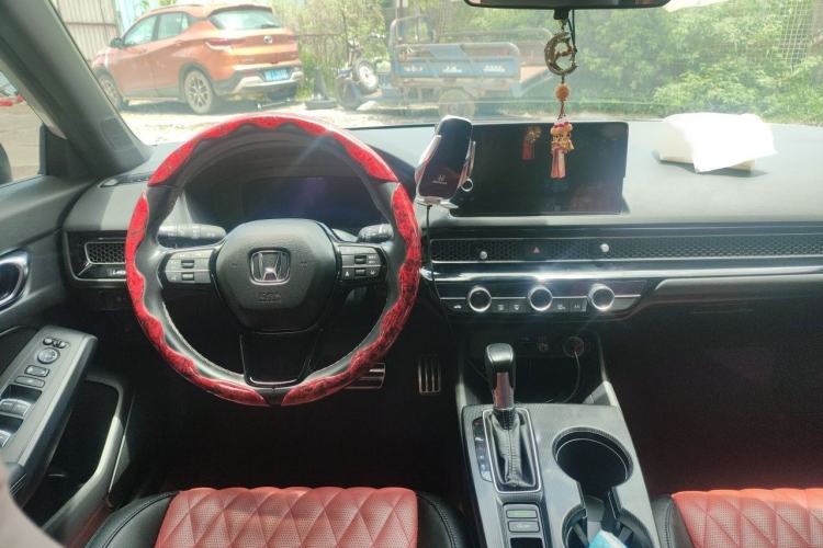 Used Honda Civic 2022 240TURBO CVT Dynamic Edition Steering Wheel
