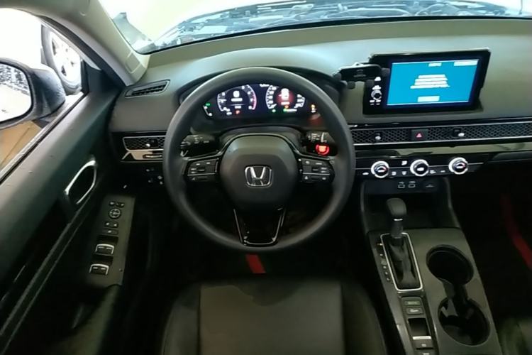 Used Honda Civic 2022 240TURBO CVT Dynamic Edition Steering Wheel