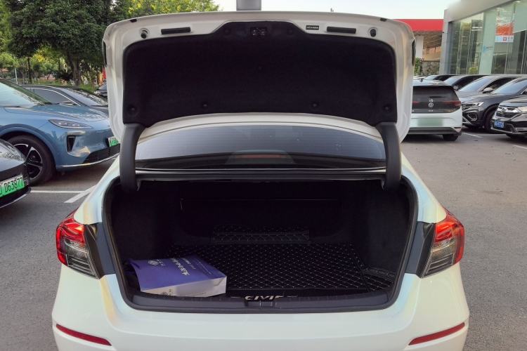 Used Honda Civic 2022 240TURBO CVT Dynamic Edition Trunk