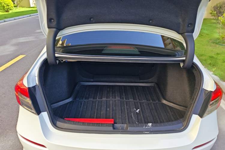 Used Honda Civic 2022 240TURBO CVT Dynamic Edition Trunk
