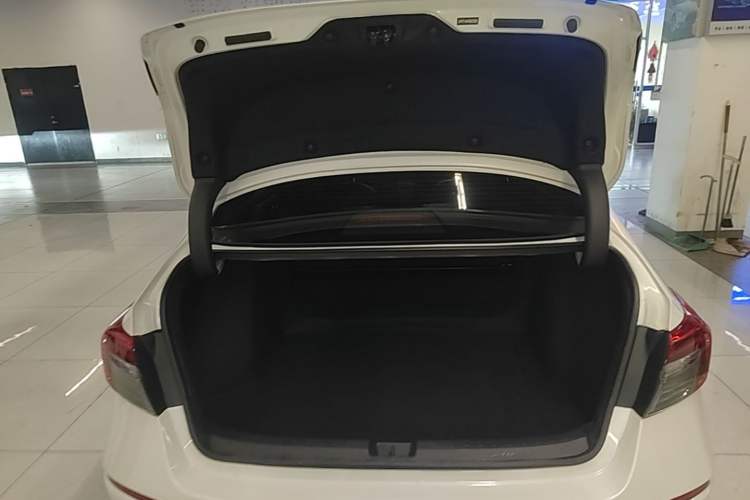 Used Honda Civic 2022 240TURBO CVT Dynamic Edition Trunk