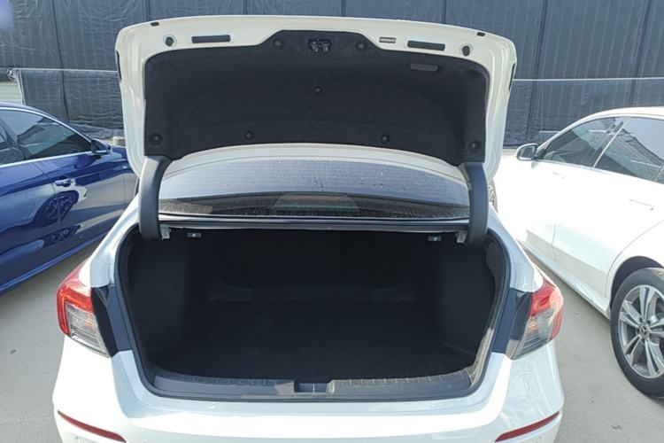 Used Honda Civic 2022 240TURBO CVT Dynamic Control Version Trunk