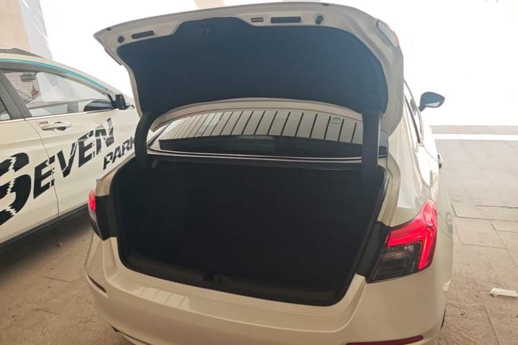 Used Honda Civic 2022 240TURBO CVT Dynamic Edition Trunk