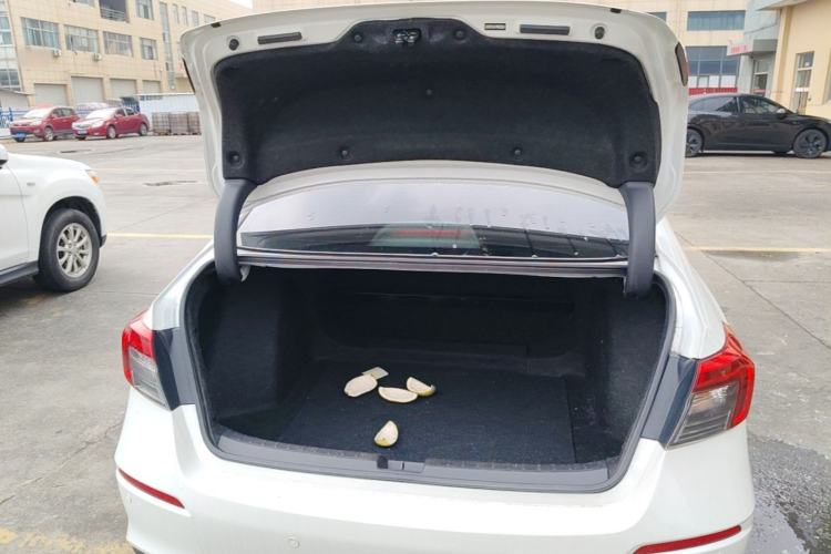 Used Honda Civic 2022 240TURBO CVT Dynamic Edition Trunk