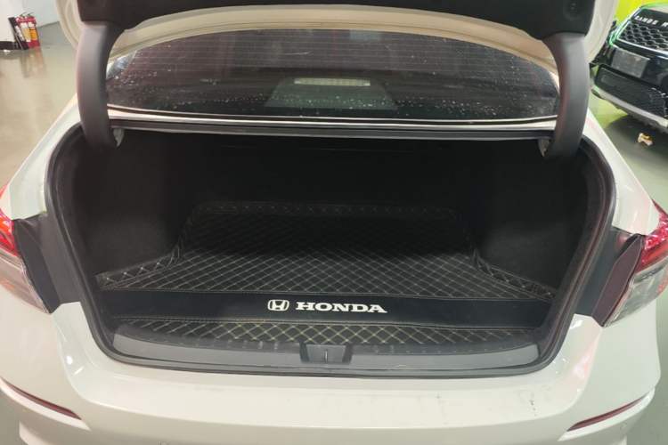 Used Honda Civic 2022 240TURBO CVT Dynamic Edition Trunk