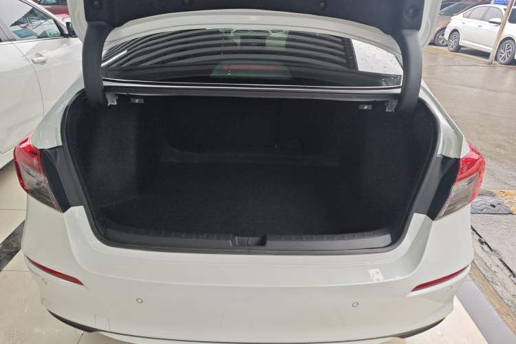 Used Honda Civic 2022 240TURBO CVT Dynamic Control Version Trunk