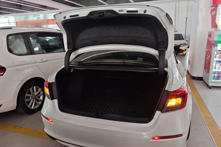 Used Honda Civic 2022 240TURBO CVT Dynamic Edition Trunk