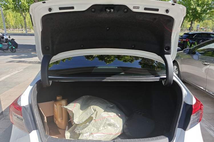 Used Honda Civic 2022 240TURBO CVT Dynamic Edition Trunk