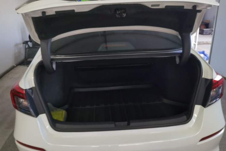 Used Honda Civic 2022 240TURBO CVT Dynamic Edition Trunk