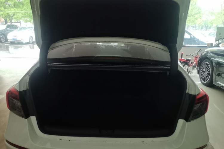 Used Honda Civic 2022 240TURBO CVT Dynamic Edition Trunk