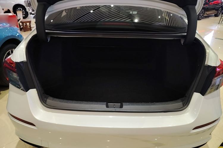 Used Honda Civic 2022 240TURBO CVT Dynamic Edition Trunk