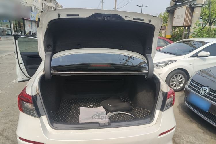 Used Honda Civic 2022 240TURBO CVT Dynamic Edition Trunk