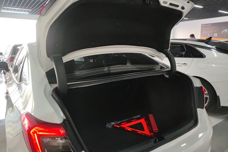 Used Honda Civic 2022 240TURBO CVT Dynamic Edition Trunk