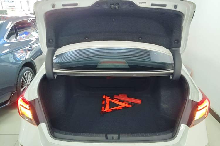 Used Honda Civic 2022 240TURBO CVT Dynamic Edition Trunk