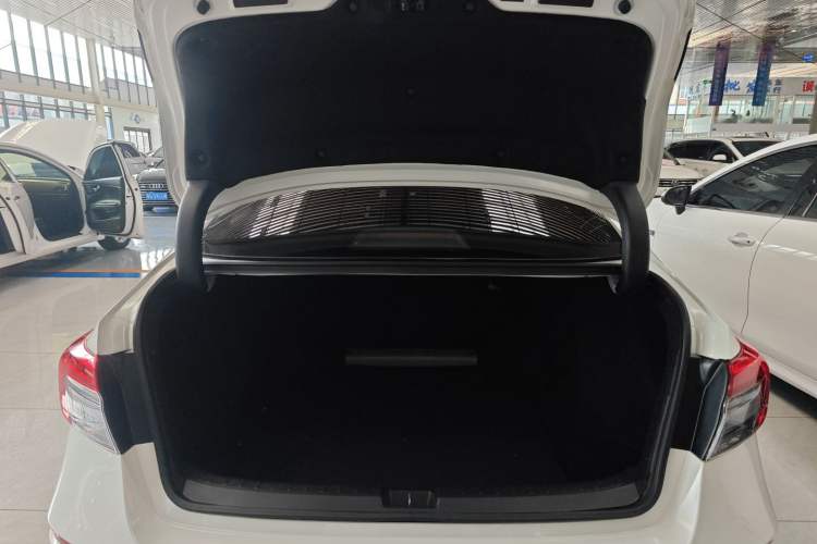 Used Honda Civic 2022 240TURBO CVT Dynamic Edition Trunk