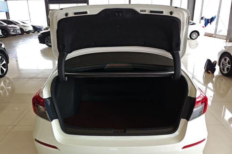 Used Honda Civic 2022 240TURBO CVT Dynamic Edition Trunk