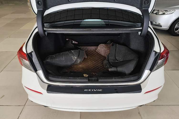 Used Honda Civic 2022 240TURBO CVT Dynamic Edition Trunk